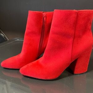 Sugar brand nwot size 8 Red faux Suede Ankle Boots